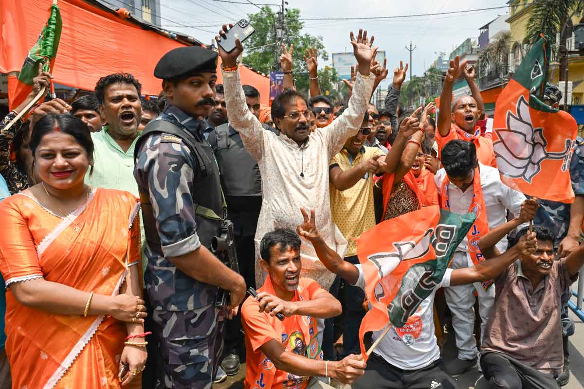বঙ্গে পরিবর্তনের ছায়া!