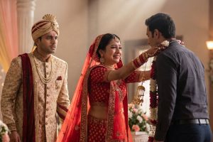 ছাদনাতলায় দাঁড়িয়ে বর, ছুটে গিয়ে প্রেমিকের গলায় মালা কনের! বিয়েবাড়িতে হুলুস্থুল