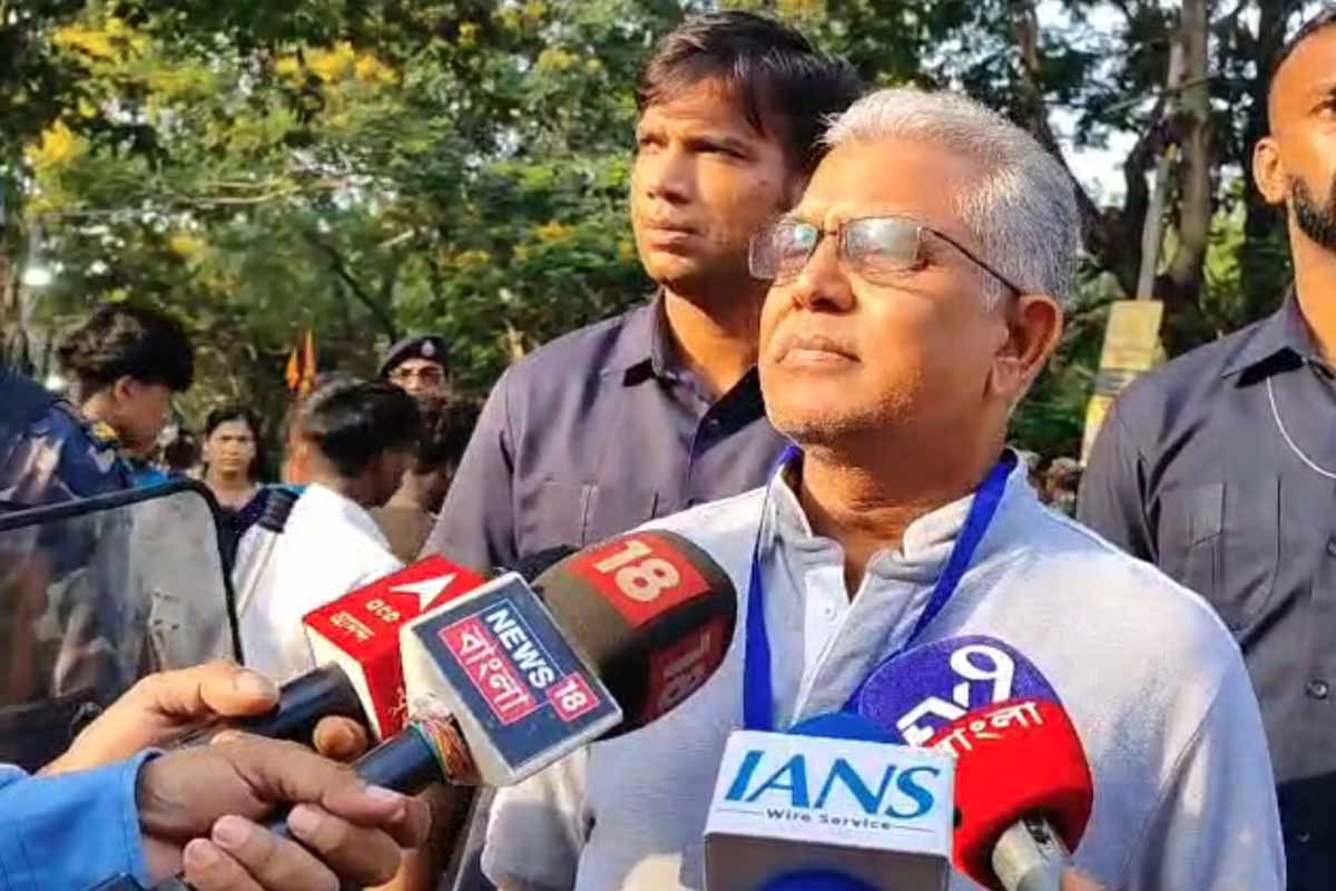 ‘বিরোধী হওয়া অভ্যেস করছে’, গণনাকেন্দ্রে ঢোকার আগে তৃণমূলকে তীব্র খোঁচা দিলীপের