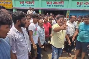 দুর্গাপুরে ‘ভেজাল বিজেপি’র তাণ্ডব! অশান্তি ঠেকাতে লাঠিচার্জ, কী বলছেন বিধায়ক লক্ষণ?