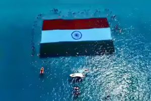 নীল সমুদ্রের নিচে বিশাল জাতীয় পতাকা উন্মোচন! অভিনব কীর্তিতে বিশ্বরেকর্ড আন্দামানে