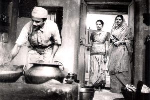 ফুড ডেলিভারি অ্যাপ, ঘরের খাবার ও ধনঞ্জয়