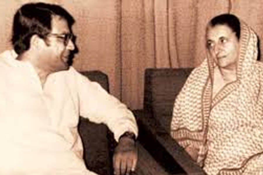 Indira Gandhi and Siddharthashankar ray
