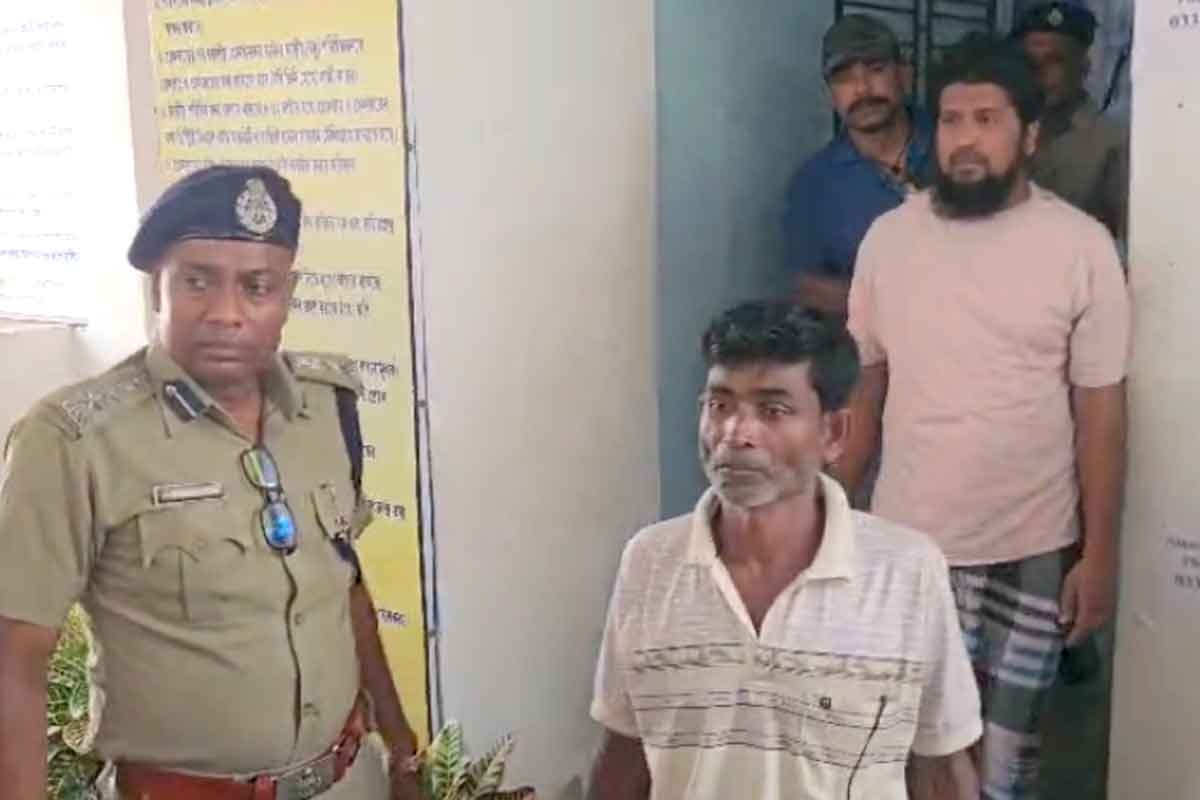 তৃণমূল আমলে জাল আধার-প্যান বানিয়ে বাস! নিমতায় গ্রেপ্তার ৮ বাংলাদেশি