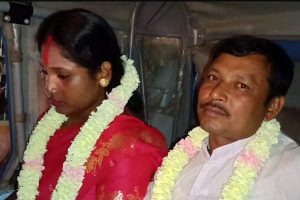 ‘আমার বউ কেড়েছে, ওর স্ত্রী আমার’, বাংলায় ‘বদলার বিয়ে’, তোলপাড় নেটপাড়া