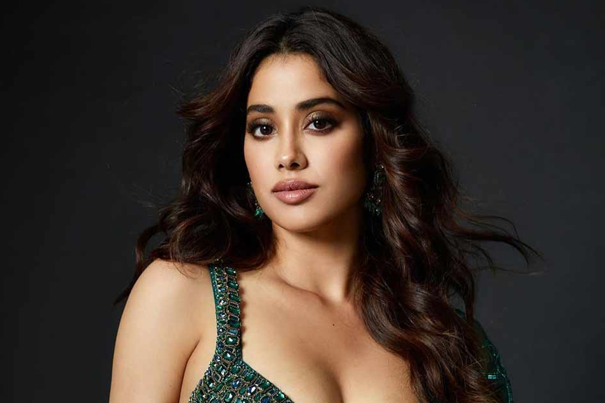 নাচলেই ঝরবে মেদ! কতটা সত্যি জাহ্নবীর রোগা হওয়ার ফর্মুলা?