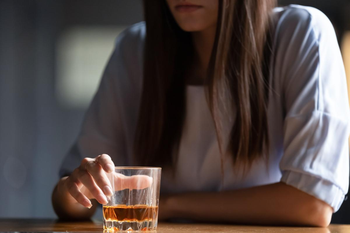 janhvi kapoor trauma alcohol emotional dependence recovery path