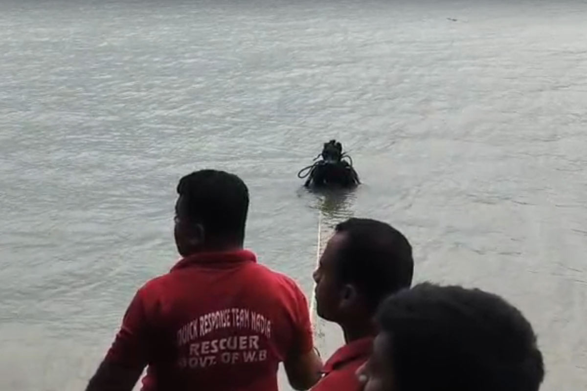 কল্যাণীতে গঙ্গায় নেমে নিখোঁজ কিশোর, উদ্ধারকার্যে দেরির অভিযোগ পরিবারের