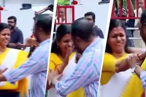 আপত্তি সত্ত্বেও মহিলা বিধায়ককে আলিঙ্গনের চেষ্টা! কংগ্রেস দপ্তরে প্রবীণ নেতার ‘অশালীন’ কাণ্ড, ভিডিও ভাইরাল    