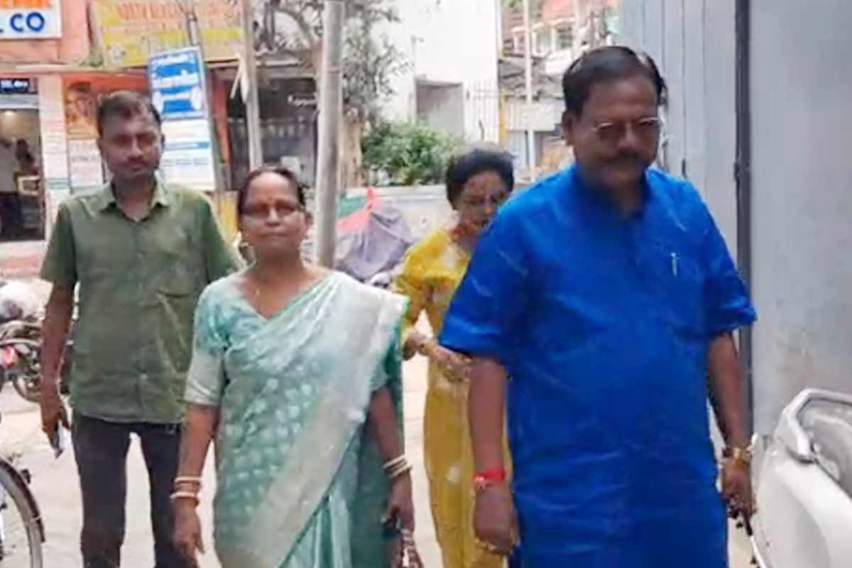 খগেশ্বরের বিবাহ অভিযান, নিজের স্ত্রীকেই ফের কেন বিয়ে প্রাক্তন বিধায়কের?