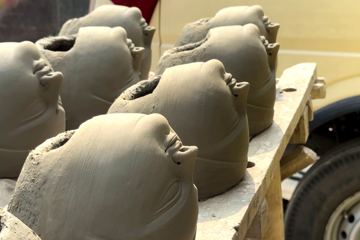 Artists of Kumortuli get anxious for insufficient soil supply