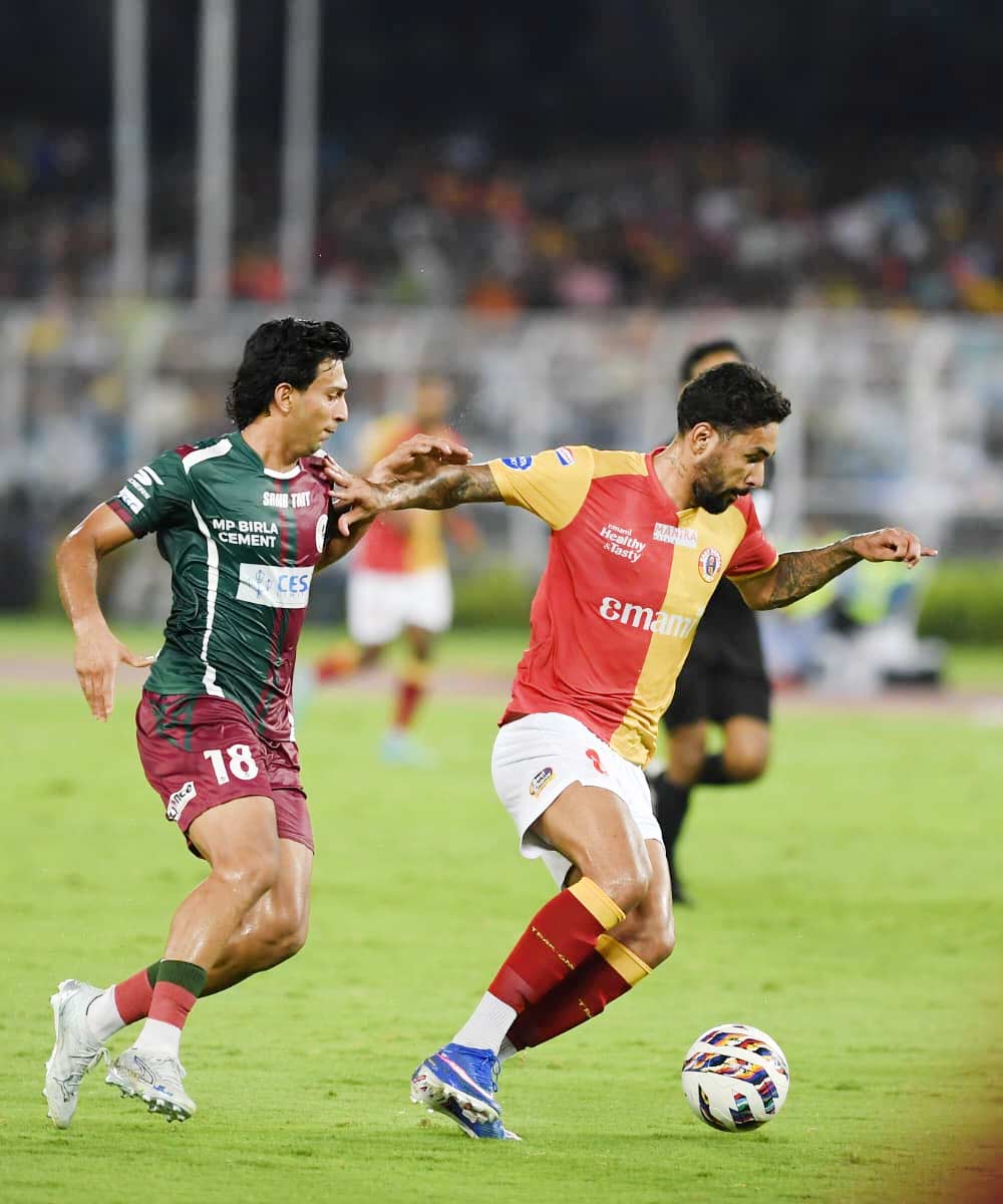ISL: The battle for possession between Sahal and Miguel
