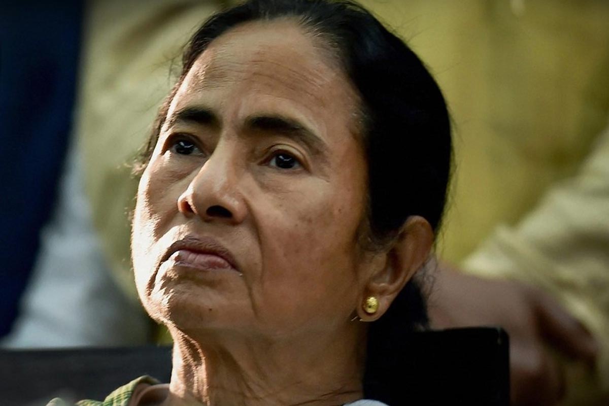 দলে মুষলপর্বের মধ্যেই আজ পথে মমতা, ধরনার জায়গা নিয়ে এখনও জটিলতা
