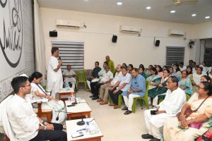 ভাটপাড়া-হালিশহর পুরসভায় বিপর্যয়! ‘কেউ পদত্যাগ করবেন না’, কালীঘাটে কাউন্সিলরদের নির্দেশ মমতার