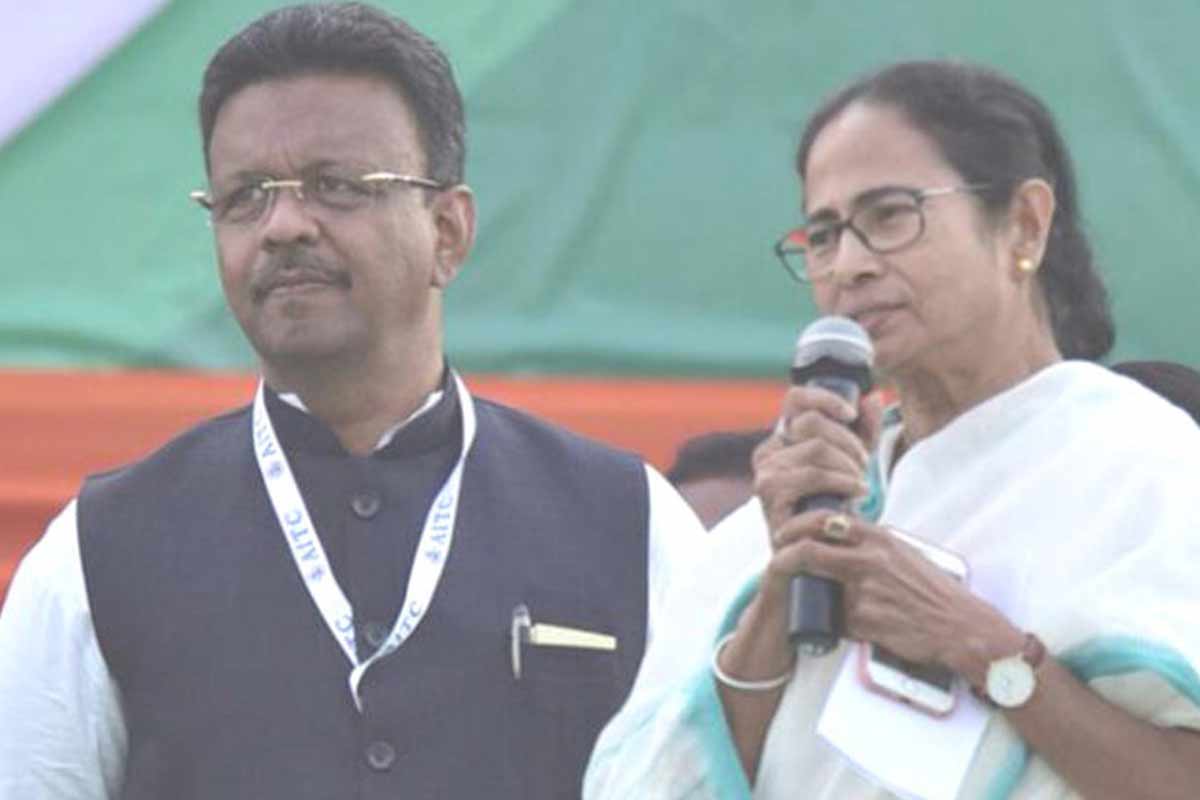 ইস্তফা দিতে পারেন ফিরহাদ! ‘অশনি সংকেত’ দেখে দলীয় কাউন্সিলদের বৈঠকে ডাকলেন মমতা