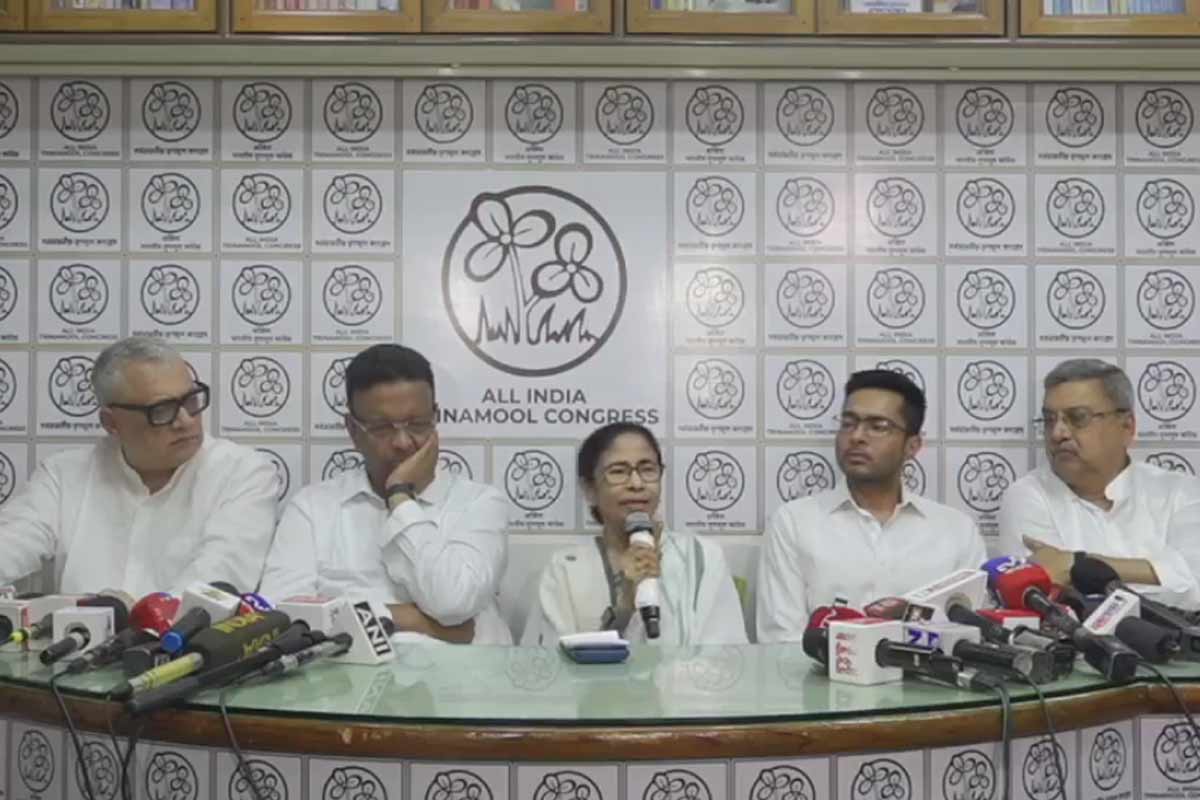 ‘গণনাতেই খেলা হয়েছে’, ভোটে ভরাডুবির পর দাবি ‘মুক্ত বিহঙ্গ’ মমতার