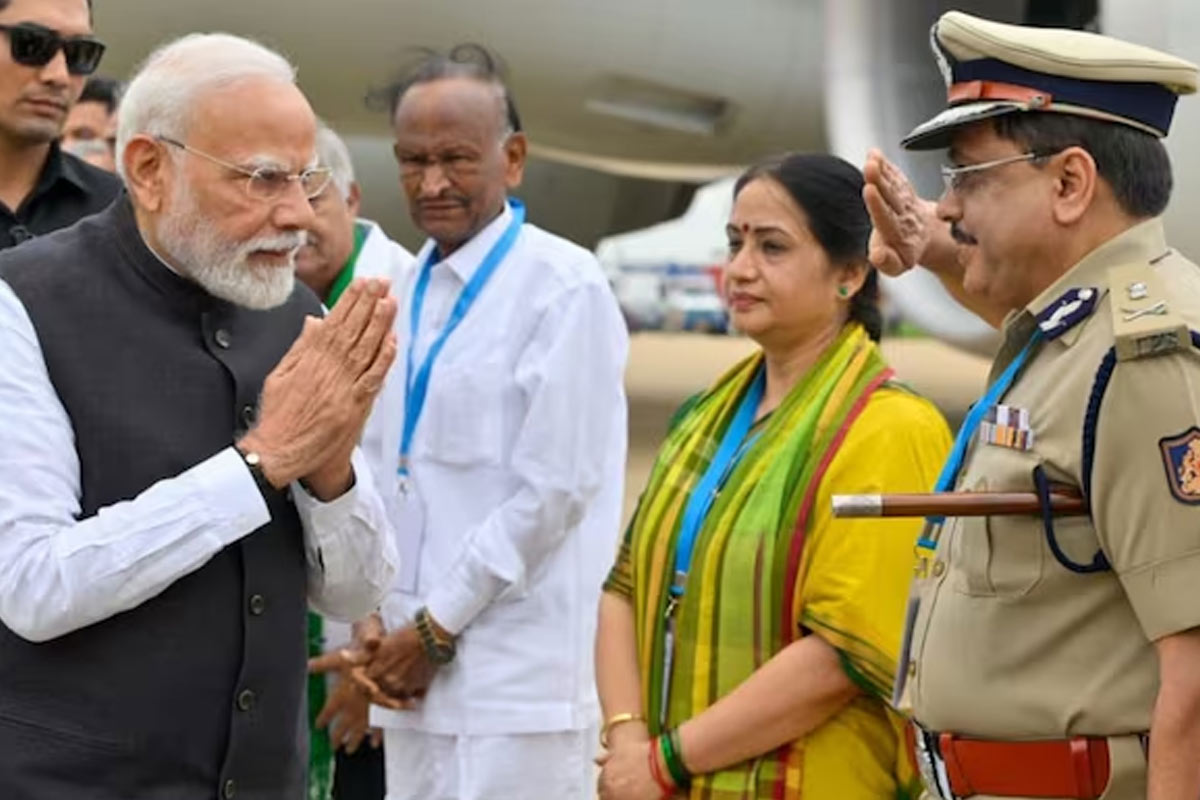 মোদির কনভয় রুটে জিলেটিন স্টিক, নিরাপত্তার গাফিলতিতে বেঙ্গালুরুতে সাসপেন্ড ৬ পুলিশকর্মী