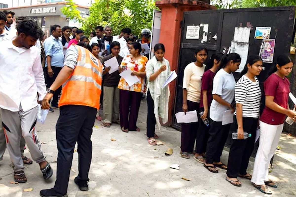 ‘প্রধানমন্ত্রী নিজে তদারকি করছেন’, নিটের প্রশ্নপত্র ফাঁস মামলায় সুপ্রিম কোর্টে আর কী জানাল কেন্দ্র?