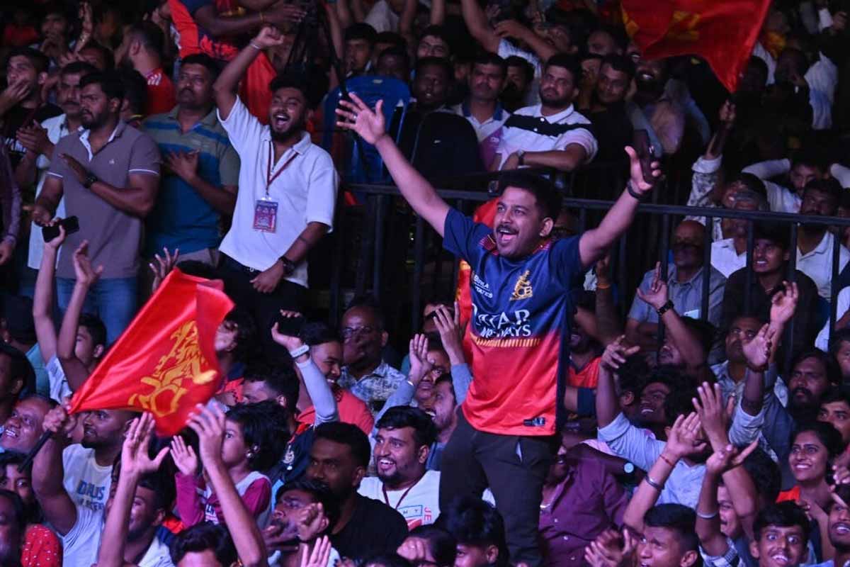 ‘তোমাদের ভুলিনি’, আইপিএল জিতে পদপিষ্টে মৃত সমর্থকদের উৎসর্গ আরসিবির