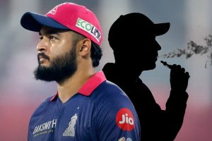রিয়ানের শাস্তিতেও ‘ডোন্ট কেয়ার’, বিমানে ই-সিগারেট টানতে দেখা গেল জাতীয় দলের তারকাকে?
