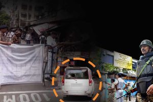 গণনার আগে শাখাওয়াতে ‘বিজেপি’র গাড়ি, স্ট্রংরুমের সামনে বিক্ষোভ তৃণমূলের