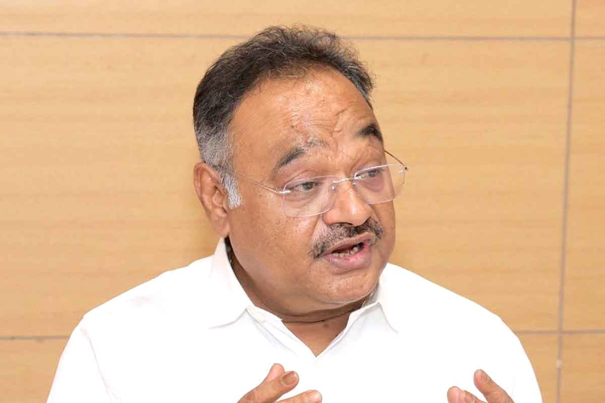 তোলা চাইলে জায়গা হবে জেলে, রেয়াত নয় সাংসদ-বিধায়কদেরও! কড়া বার্তা শমীকের