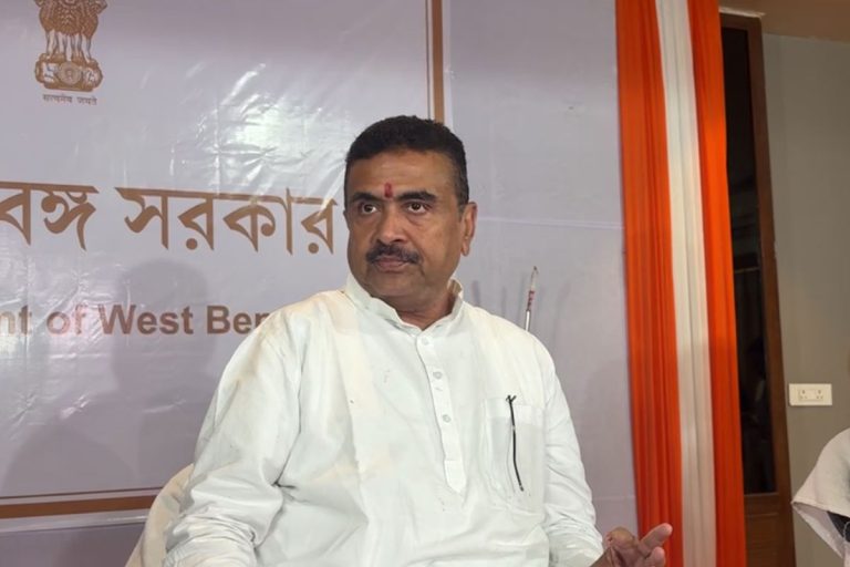 রাজ্যে শিল্প আনার নামে বিজিবিএসে বিরাট দুর্নীতি! মমতার সই দেখিয়ে ফাইল খুললেন শুভেন্দু