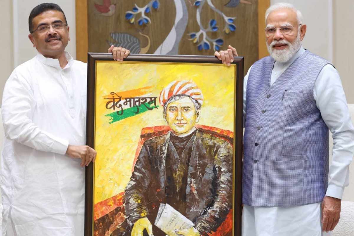 দিল্লিতে মোদিকে বঙ্কিমচন্দ্রের ছবি উপহার শুভেন্দুর, ‘সবকা সাথ, সবকা বিকাশ’ বার্তা প্রধানমন্ত্রীর