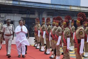নবান্নে প্রথমবার মুখ্যমন্ত্রী শুভেন্দু, দেওয়া হল ‘গার্ড অব অনার’, রয়েছে একাধিক বৈঠক