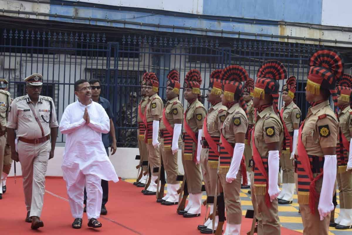 নবান্নে প্রথমবার মুখ্যমন্ত্রী শুভেন্দু, দেওয়া হল ‘গার্ড অব অনার’, রয়েছে একাধিক বৈঠক