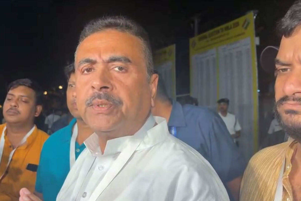 ‘স্ট্রং সংঘাতে’ চড়ছে উত্তেজনার পারদ! মমতার পর শাখাওয়াত মেমোরিয়ালে শুভেন্দু 