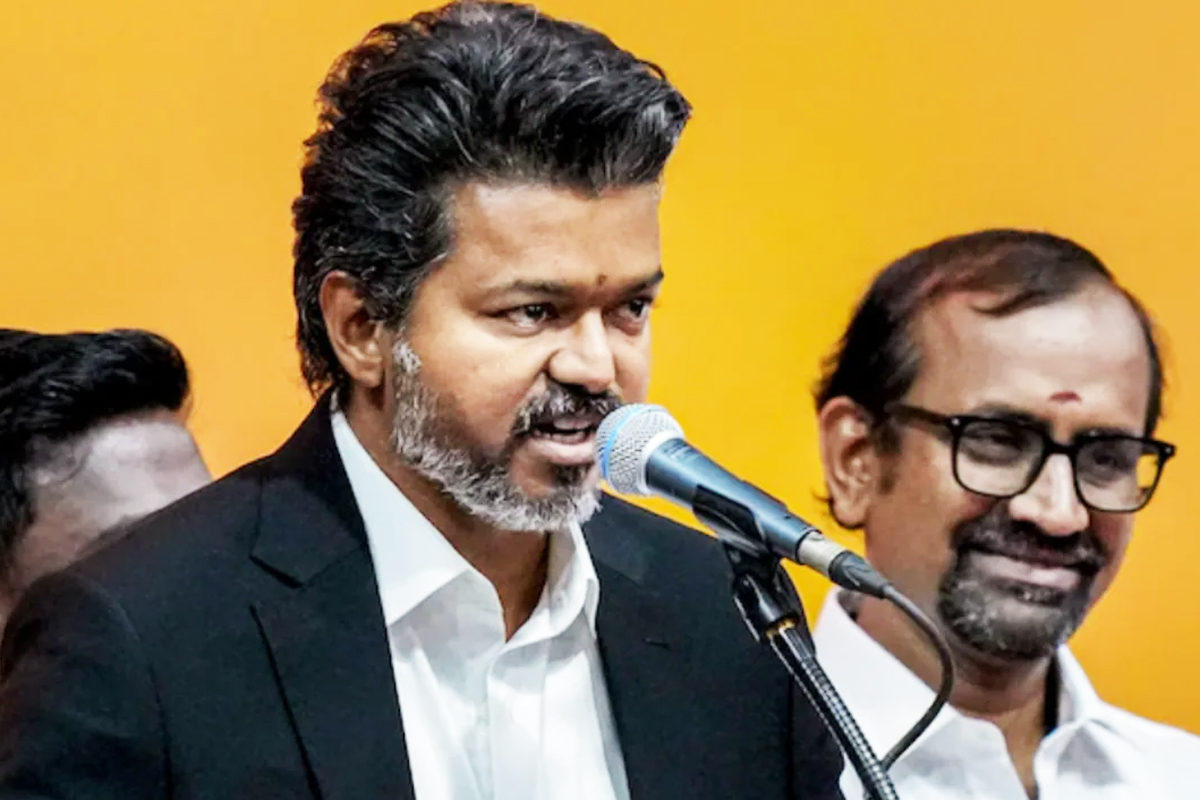 বিদ্রোহী এডিএমকে বিধায়কদের মন্ত্রিত্ব নয়, শরিকি চাপে জানাল বিজয়ের টিভিকে