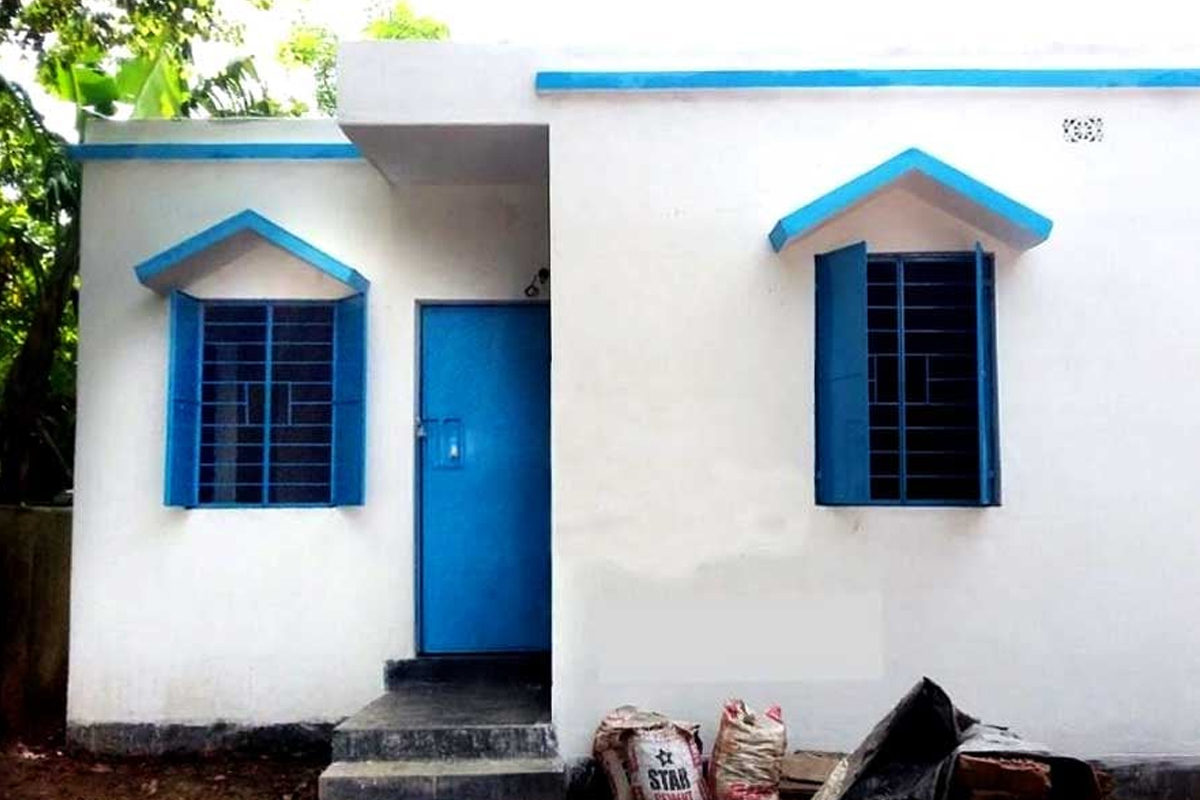 যাঁরা ‘বাংলার বাড়ি’ পেয়েছেন তাঁরা কি আদৌ যোগ্য? যাচাইয়ের নির্দেশ মুখ্যমন্ত্রী শুভেন্দুর