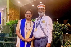ভাঙা মাটির চালা, পাটের বস্তায় বসে পড়াশোনা, দেশে নিউরোলজিতে শীর্ষে জঙ্গলমহলের অনুশ্রী