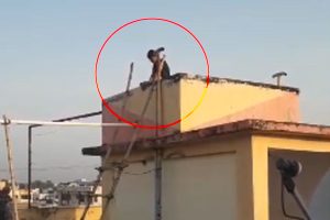 অ্যাডভেঞ্চারের নেশায় ট্যাঙ্কের ভিতরে যুগল, লোক জানাজানি হতে যা ঘটল…