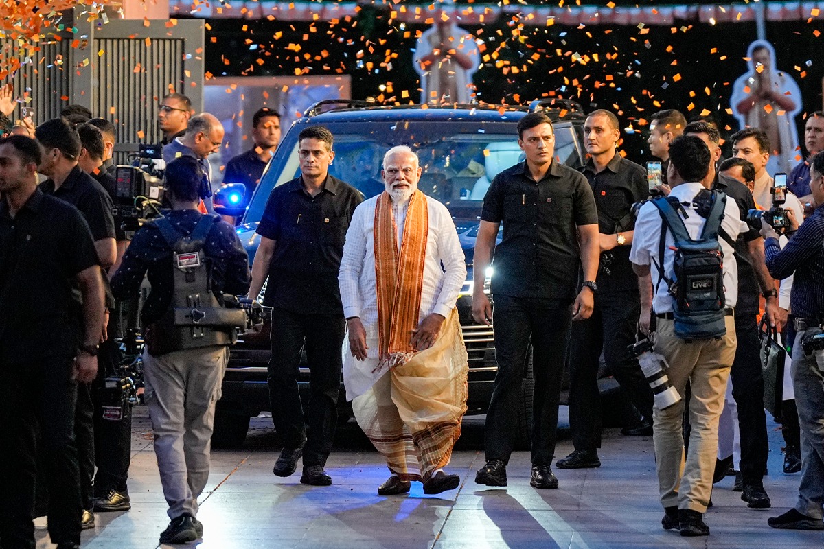 কবিগুরুর জন্মদিনে নবনির্বাচিত বিধায়কদের শপথগ্রহণ, খবর কমিশন সূত্রে