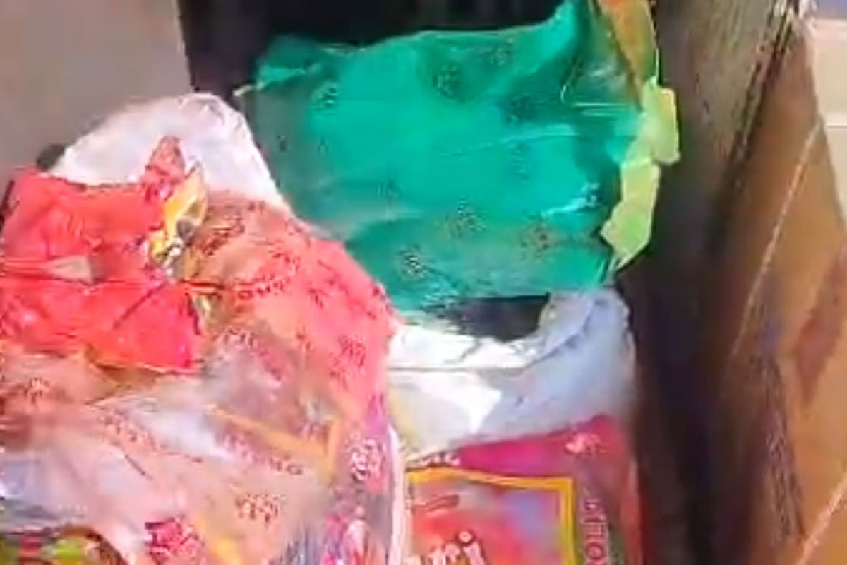 উত্তরের বাজারে যেন অকালহোলি, ভোটের আবহে কোন রঙের আবির বিকোচ্ছে বেশি?