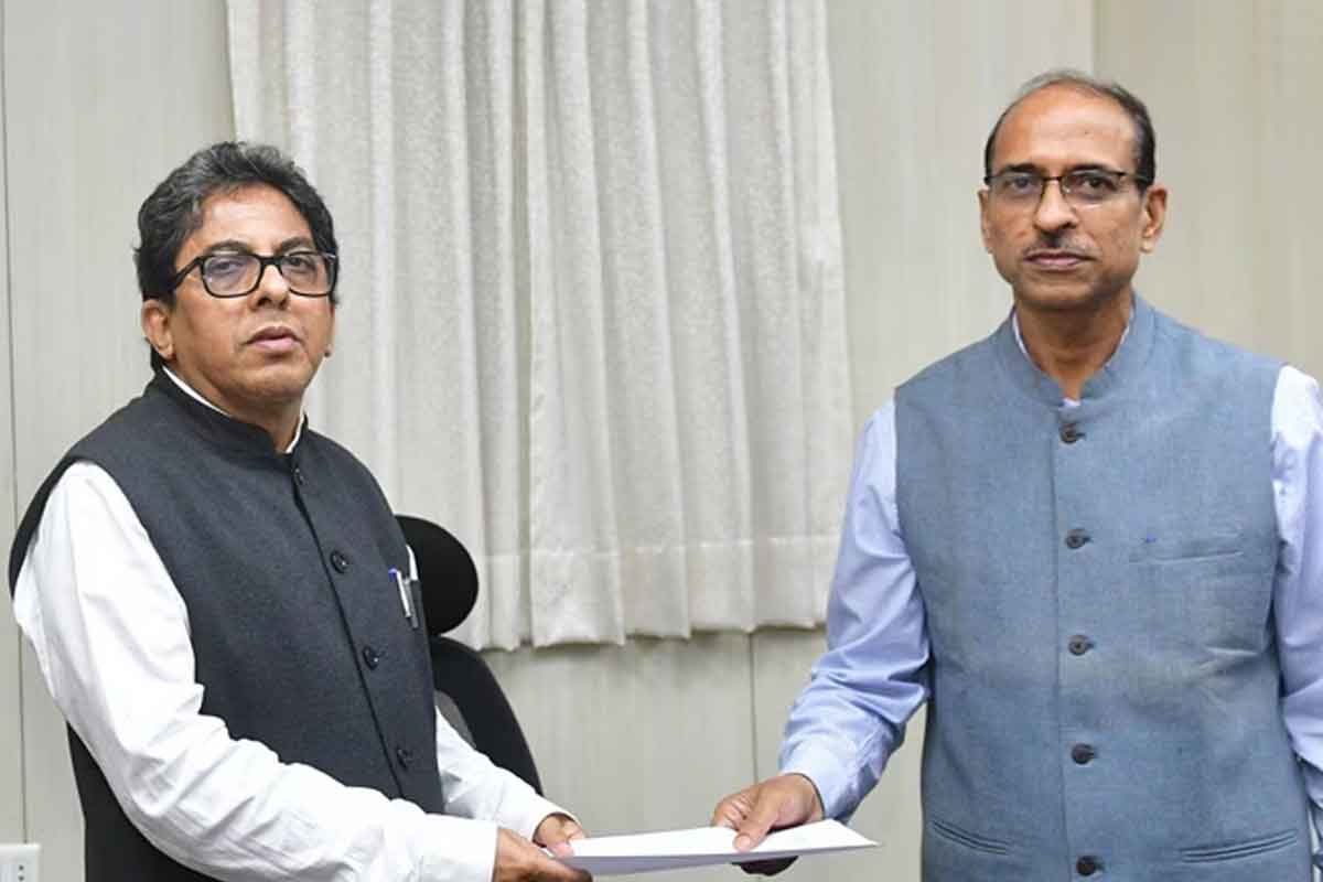 রাজ্যে পালাবদলের পরই ইস্তফার হিড়িক, মুখ্যমন্ত্রীর উপদেষ্টা পদ ছাড়লেন আলাপন-হরিকৃষ্ণরা