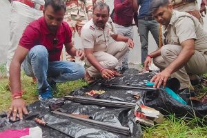 জ্যোতিপ্রিয় ঘনিষ্ঠ তৃণমূল নেতার জমিতে অস্ত্র চাষ? তল্লাশিতে উদ্ধার বিপুল কার্তুজ-বন্দুক