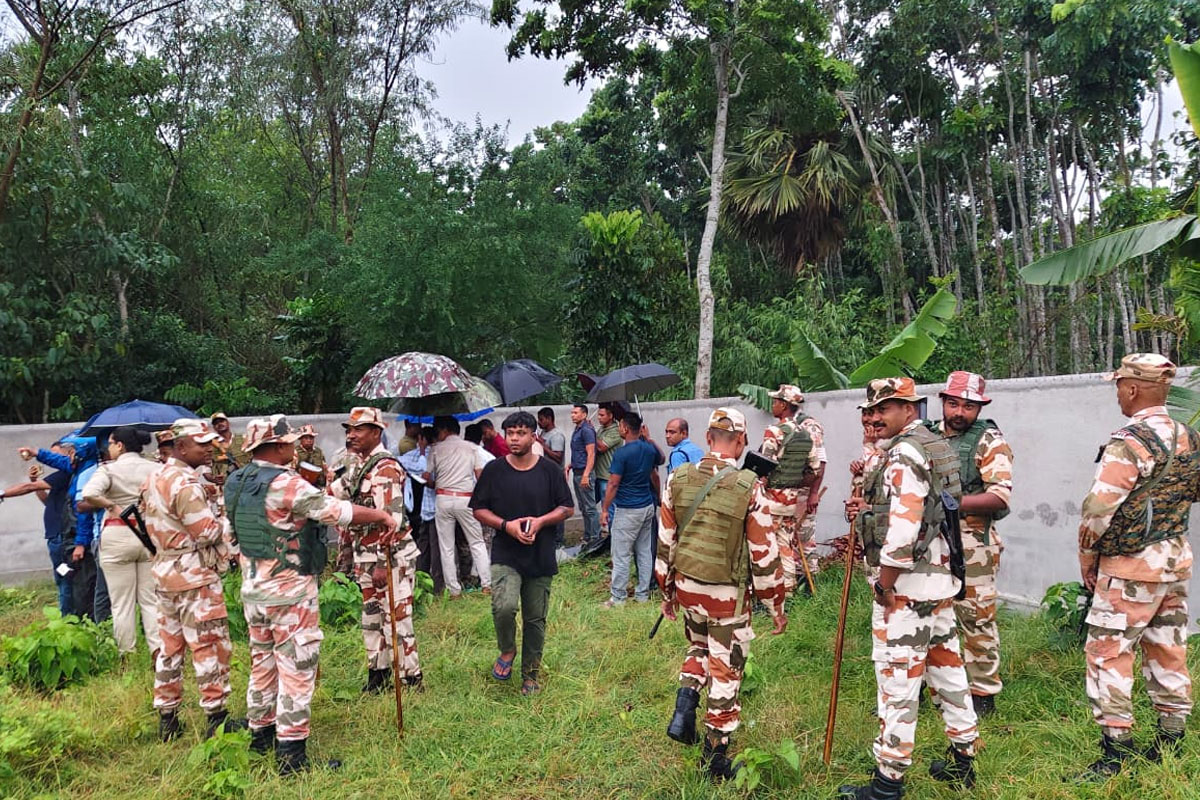 Huge cache of arms and cartridge recovered from TMC leader's land in Maslandpur