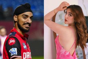 বোর্ডের নির্দেশকে বুড়ো আঙুল! প্রেমিকাকে নিয়ে টিম বাসে অর্শদীপ