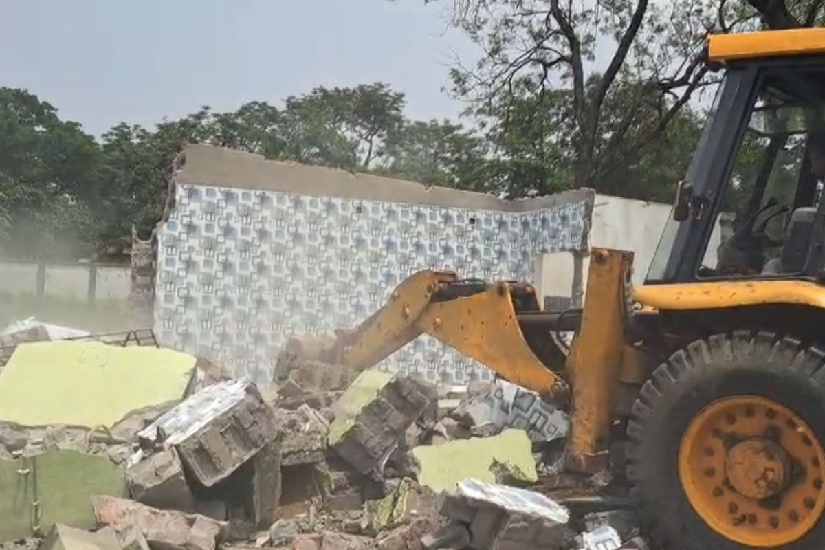 Bulldozers demolish CPM office built on sail land in Burnpur