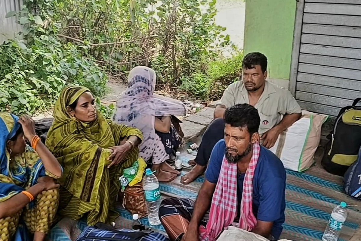 থ্রি-ডি নির্দেশের পরই বসিরহাট সীমান্তে ভিড়, অনুপ্রবেশকারীদের বাংলাদেশে ফেরার হিড়িক!
