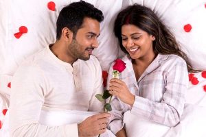 নতুন বিয়ে হয়েছে? সাধু সাবধান! বেডরুমে ভুলেও রাখবেন না এই ৭ জিনিস
