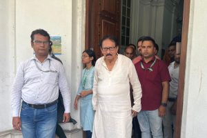 ‘হার-জিত আছেই, বিধায়ক হিসেবে আসব’, বিধানসভায় স্পিকারের দপ্তর ছাড়লেন বিমান