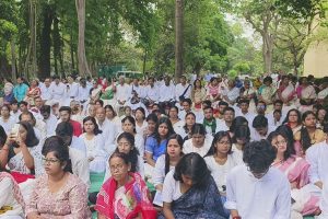 গান-কবিতায় বিশ্বকবির জন্মতিথি পালন বিশ্বভারতীতে, ঐতিহ্য ধরে রাখার আহ্বান উপাচার্যের