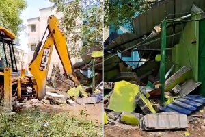 ইস্কোর জমি দখল করে কার্যালয় তৃণমূলের! পালাবদলের পর ভাঙল বুলডোজার