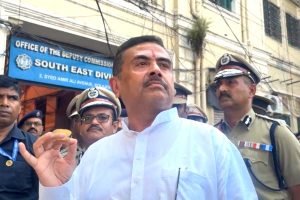 ‘কাশ্মীরে পাথরবাজি বন্ধ, এখানেও হবে’, পার্ক সার্কাসে দাঁড়িয়ে কড়া বার্তা শুভেন্দুর, পুলিশকে ‘ফ্রি-হ্যান্ড’