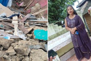 অবিরাম বৃষ্টিতে হুড়মুড়িয়ে ভেঙে পড়ল দোতলা বাড়ি, ঝাড়গ্রামে মর্মান্তিক পরিণতি কলেজ পড়ুয়ার