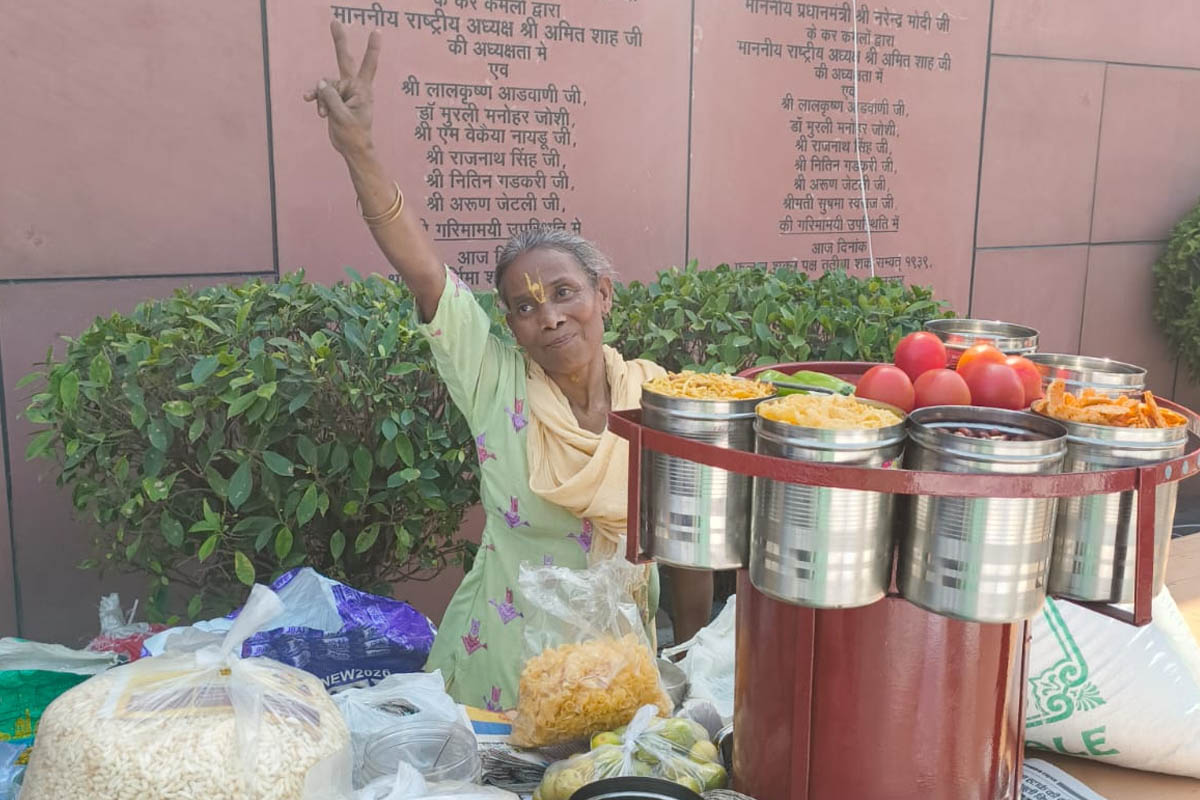 jhalmuri shop outside of bjp headquarter